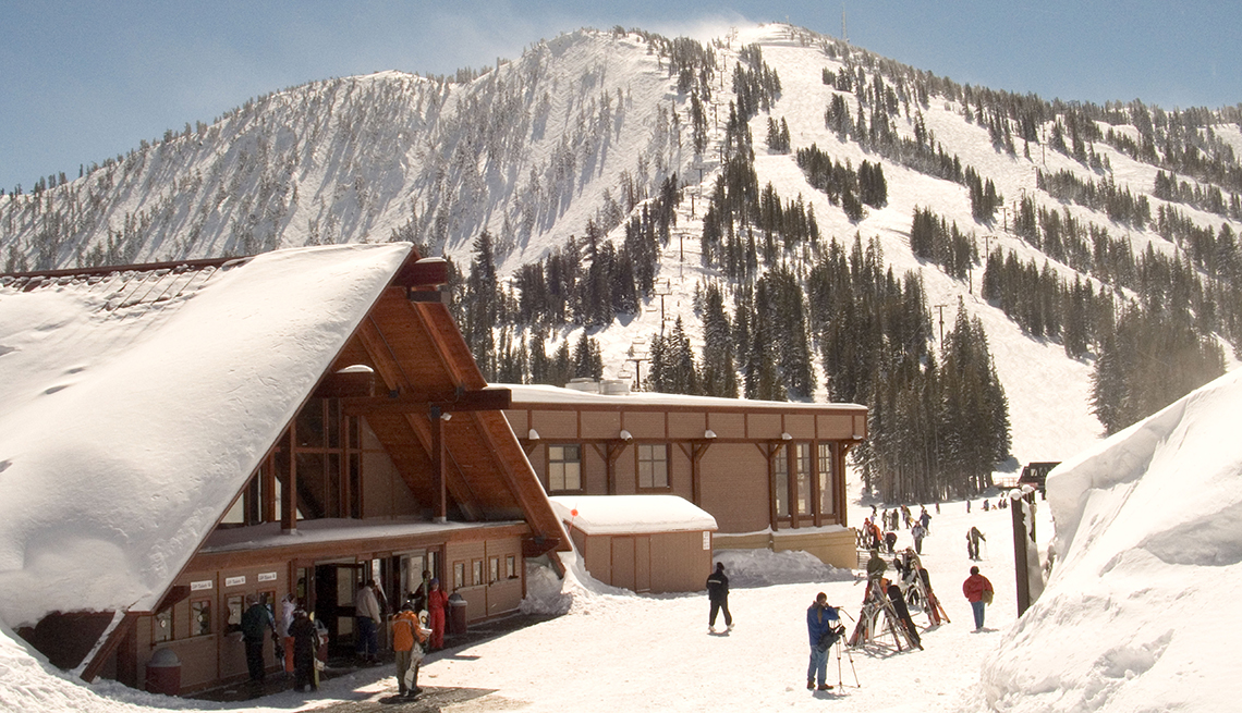 5 U.S. Ski Resorts Great for a Guys' Trip